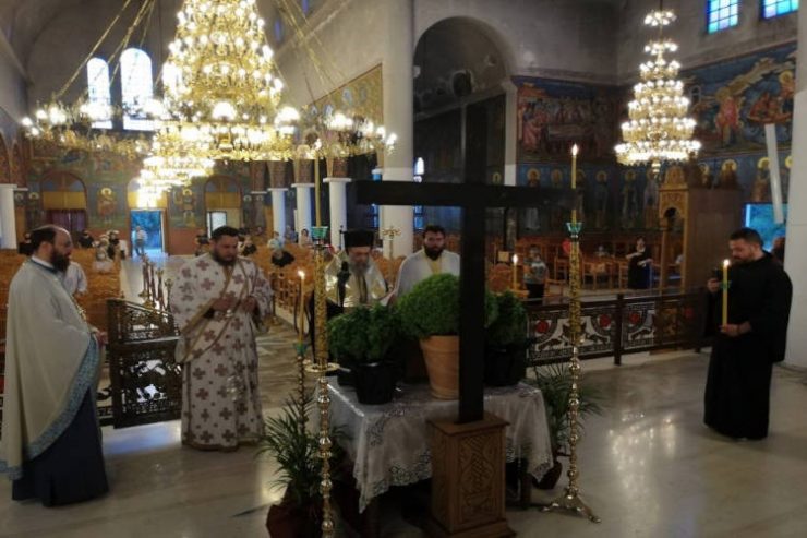 Παρακλητικός Κανών και Χαιρετισμοί στο τίμιο και ζωοποιό Σταυρό στην Καρδίτσα
