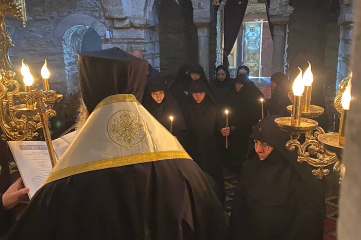 Νέα μοναχή στην Ιερά Μονή Παντοκράτορος Ταώ Πεντέλης