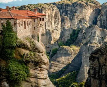 Όποιος είναι κοντά στον Θεό, μπορεί και γελάει