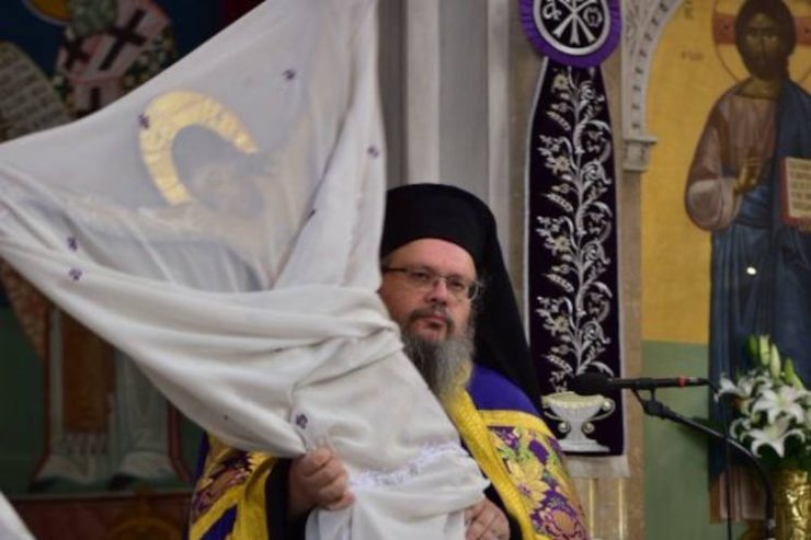 Η Ακολουθία της Αποκαθηλώσεως στη Λάρισα