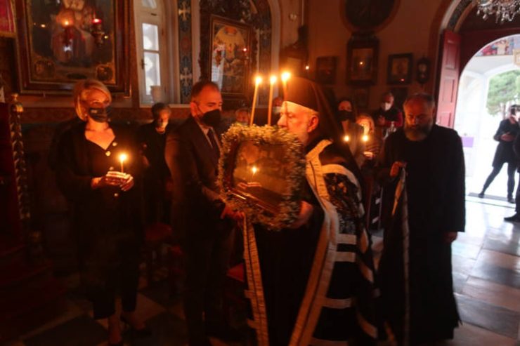 Η Ακολουθία του Νιπτήρος στη Μητρόπολη Σύρου