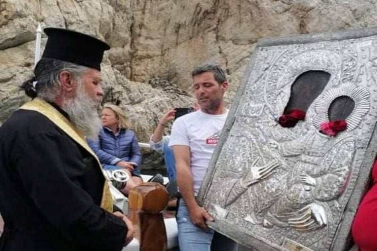 Τριήμερη Λιτάνευση της Εικόνος της Παναγίας στη Φολέγανδρο