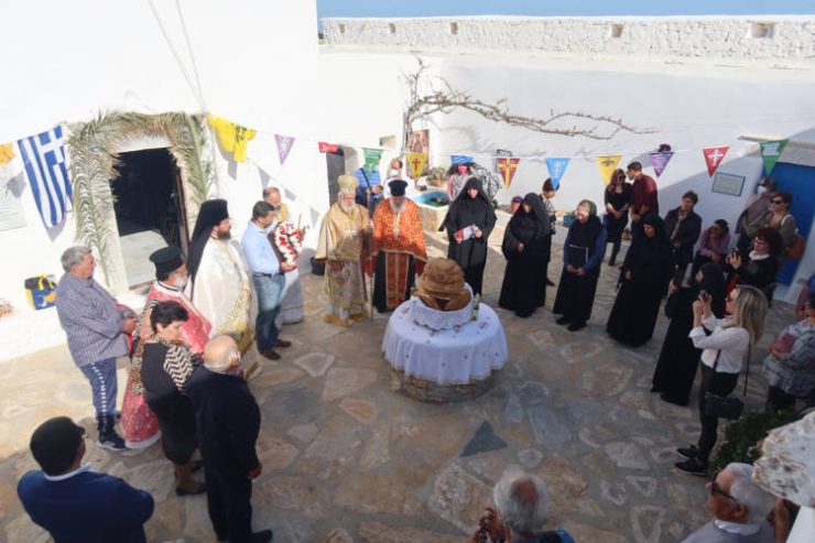 Η Παναγία Ζωοδόχος Πηγή τιμήθηκε στη Σίκινο και την Άνδρο