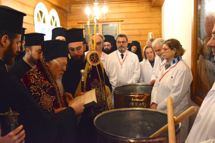 Αγιασμός για την έναρξη της Εψήσεως του Αγίου Μύρου