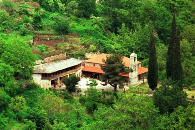 Ενθρόνιση νέου Ηγουμένου στην Ιερά Μονή Παναγίας Δομιανών