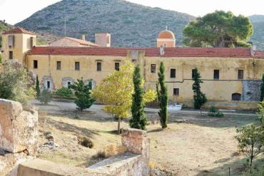 Αγρυπνία στην Ιερά Μονή Γουβερνέτου για την εορτή της Προόδου του Τιμίου Σταυρού