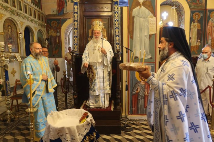 Αρχιερατική Θεία Λειτουργία στον Ιερό Ναό Αγίου Νικολάου Γαυρίου