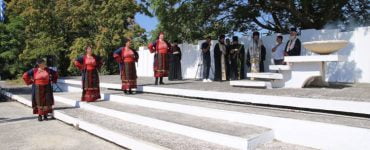 Αρχιερατικό Μνημόσυνο στα Καλύβια για τους 59 Έλληνες Πατριώτες που εκτελέσθηκαν από τους Γερμανούς