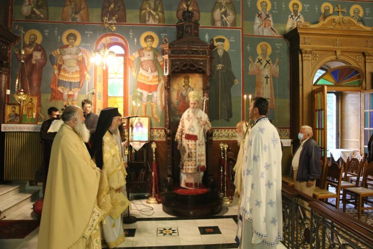 Ναυπάκτου Ιερόθεος: Ο Χριστός δια της Εκκλησίας αγκαλιάζει όλο τον κόσμο