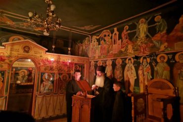 Κατανυκτική αγρυπνία σε εκκλησάκι της Μονής Αγάθωνος