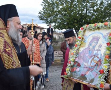 Η υποδοχή της Ιεράς Εικόνος της Παναγίας «Ρόδον το Αμάραντον» στο Μικρό Κεφαλόβρυσο Τρικάλων
