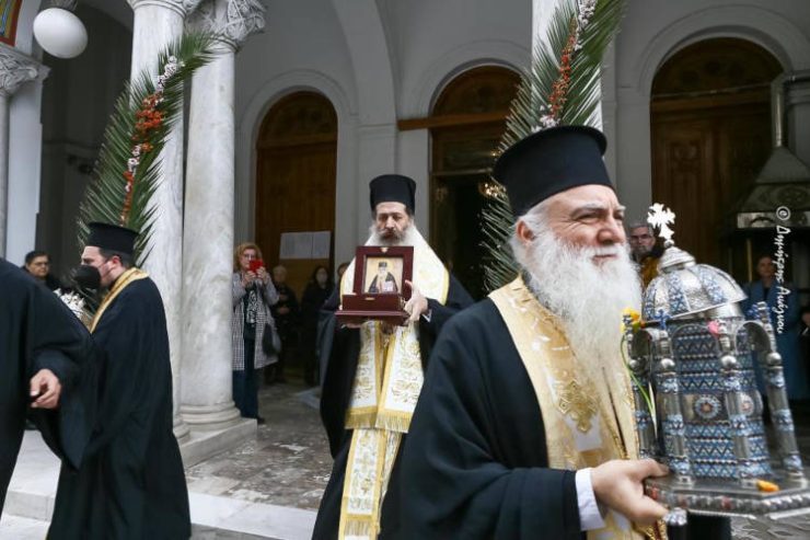 Φθιώτιδος Συμεών: Οι Άγιοι διακονούν τους χρείαν έχοντας ιατρού
