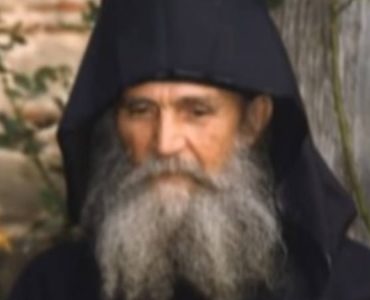 Γέροντας Εφραίμ Αριζόνας: Παρακαλώ μην κατακρίνετε ο ένας τον άλλο