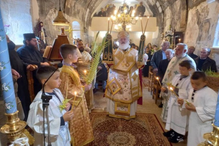 Θυρανοίξια και Θεία Λειτουργία στην Αγία Ζώνη των Αγιών Παρασκιών