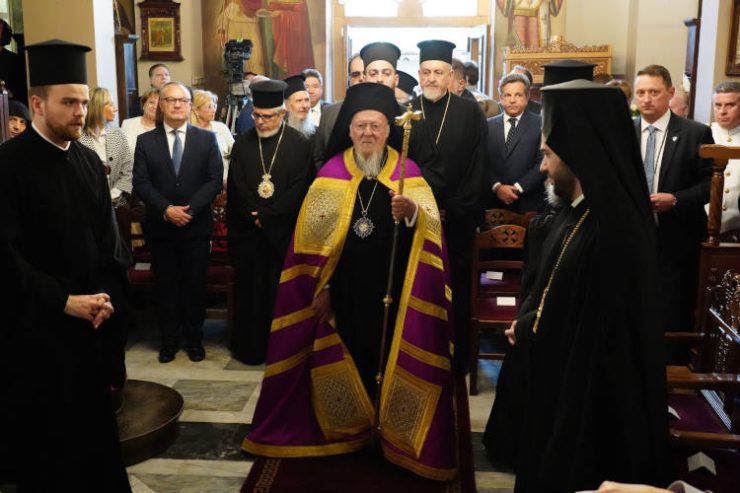 Οικουμενικός Πατριάρχης και Αρχιεπίσκοπος Ιερώνυμος στον Ιερό Ναό Αγίου Νικολάου Πτωχοκομείου