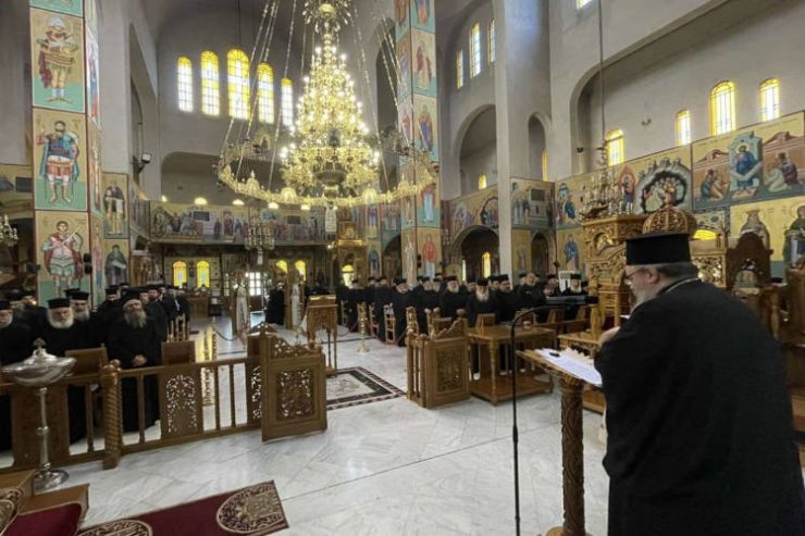 Ιερατική Σύναξη στον Ιερό Ναό Ζωοδόχου Πηγής Λαρίσης