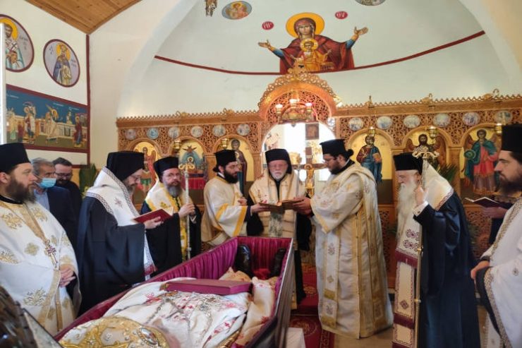 Η Εξόδιος Ακολουθία του Επισκόπου Αρίστης κυρού Βασιλείου