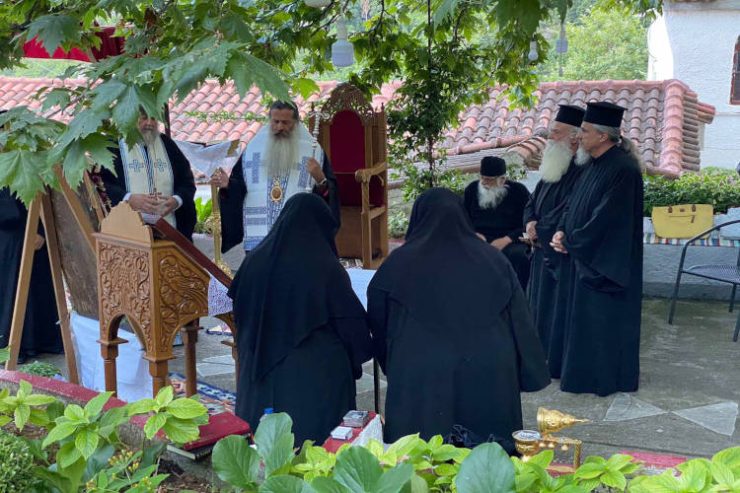 Φθιώτιδος Συμεών: Η Παναγία Μητέρα μας καθιστά όλους αδέλφια