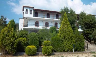 Αγρυπνία στην Ιερά Μονή Παναγίας Γλυκοφιλούσης Ραψάνης