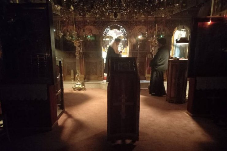 Τρισάγιο για τον Μακαριστό Επίσκοπο Κανώπου κυρό Σπυρίδωνα από τον Κορίνθου Διονύσιο