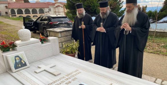 Φθιώτιδος Συμεών: Η Εκκλησία κρατάει ψηλά την σημαία