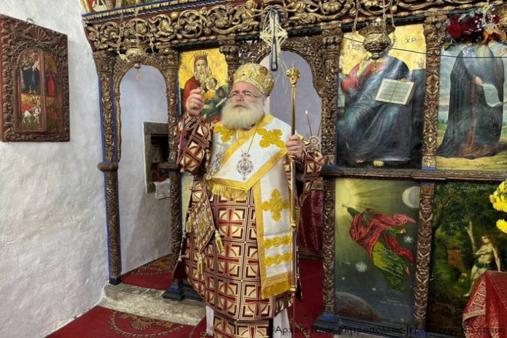 Με λαμπρότητα η πανήγυρη του Ιερού Ναού Αγίου Αντωνίου Καλαμαύκας