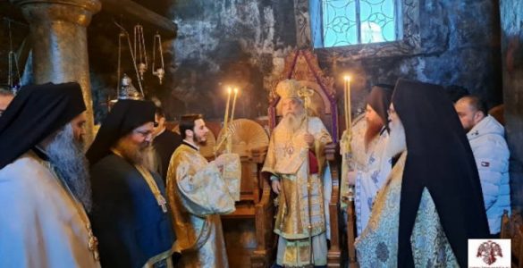 Δισαρχιερατική Θεία Λειτουργία στην Ιερά Μονή Βαρσών