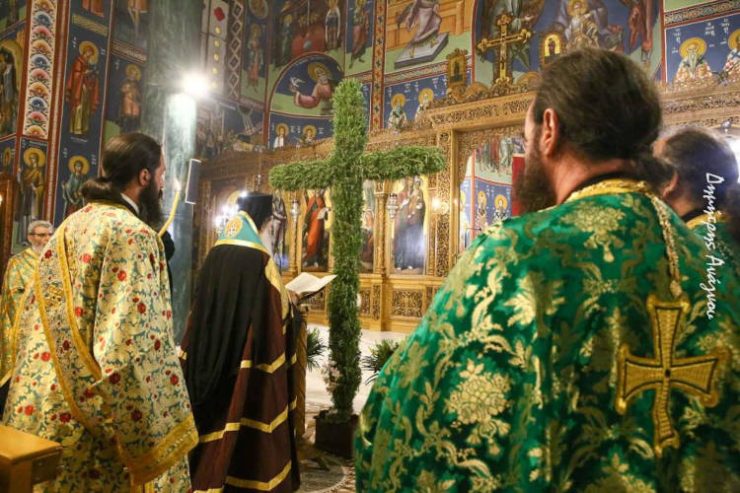 Ο Κατανυκτικός Εσπερινός και οι Χαιρετισμοί του Σταυρού στην Λαμία