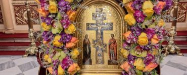 Η Κυριακή της Σταυροπροσκυνήσεως στη Μητρόπολη Αιτωλίας