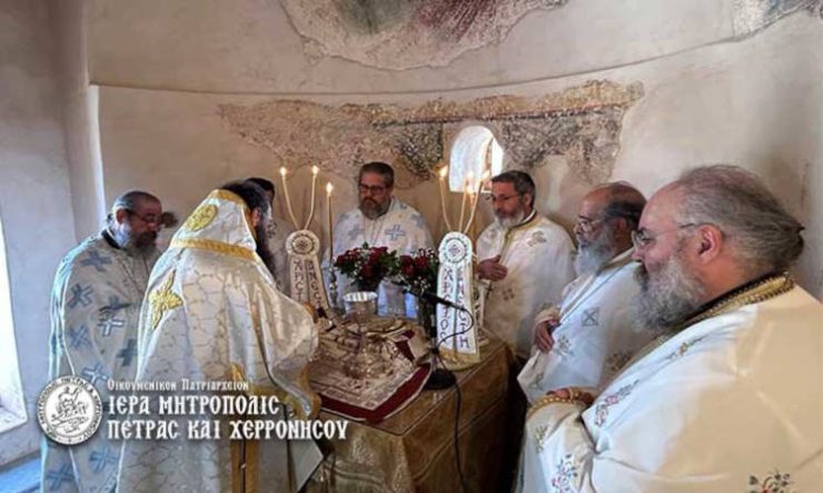 Εορτή της Μετακομιδής του ιερού λειψάνου του Αγίου Νικολάου στη Μητρόπολη Πέτρας