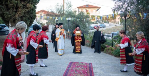 Οι Μάνδρες υποδέχθηκε το Ιερό Λείψανο του Αγίου Ραφαήλ
