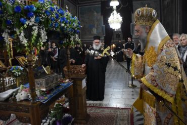 Ακτινοβολεί ευλογία η παρουσία της Αγίας Ζώνης στην πόλη της Καρδίτσας