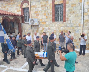 Ενταφιασμός του ΕΛΔΥΚάριου Θεόδωρου Ξένου με τιμές Ήρωα