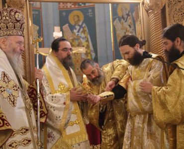 Κουρά Μοναχού και χειροτονία Διακόνου στη Ναύπακτο